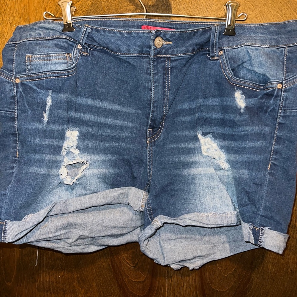 Plus Size 3X (Fits Like 2X) Wax Jeans Distressed Jean Shorts